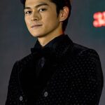 弟・郷敦とダブル電撃婚の新田真剣佑　年上お相手女性の〝素顔〟と絆深まった〝意外な理由〟