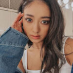 みちょぱ　背中がパックリ開いた黒ドレス姿を公開！！　